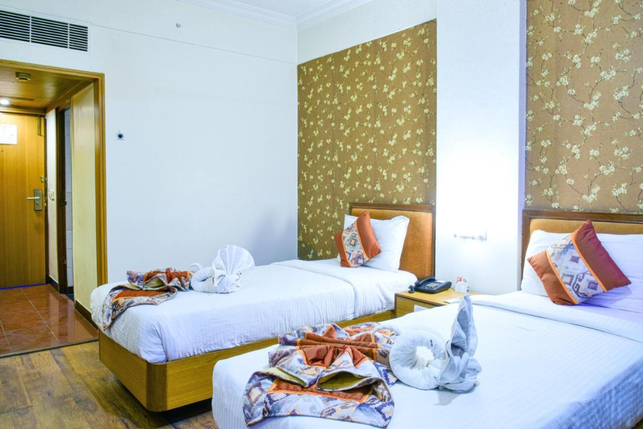Quality Inn Residency Hyderabad Exterior photo