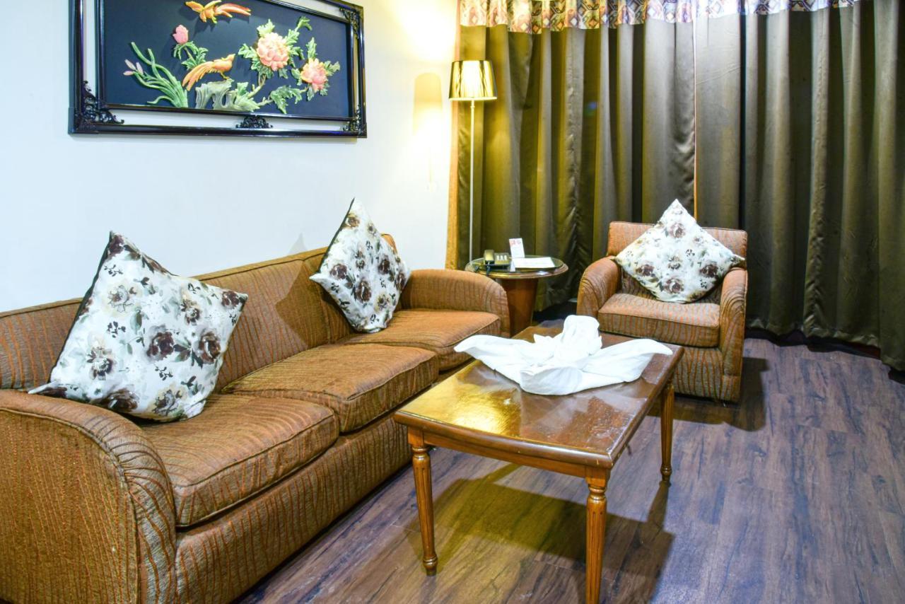 Quality Inn Residency Hyderabad Exterior photo