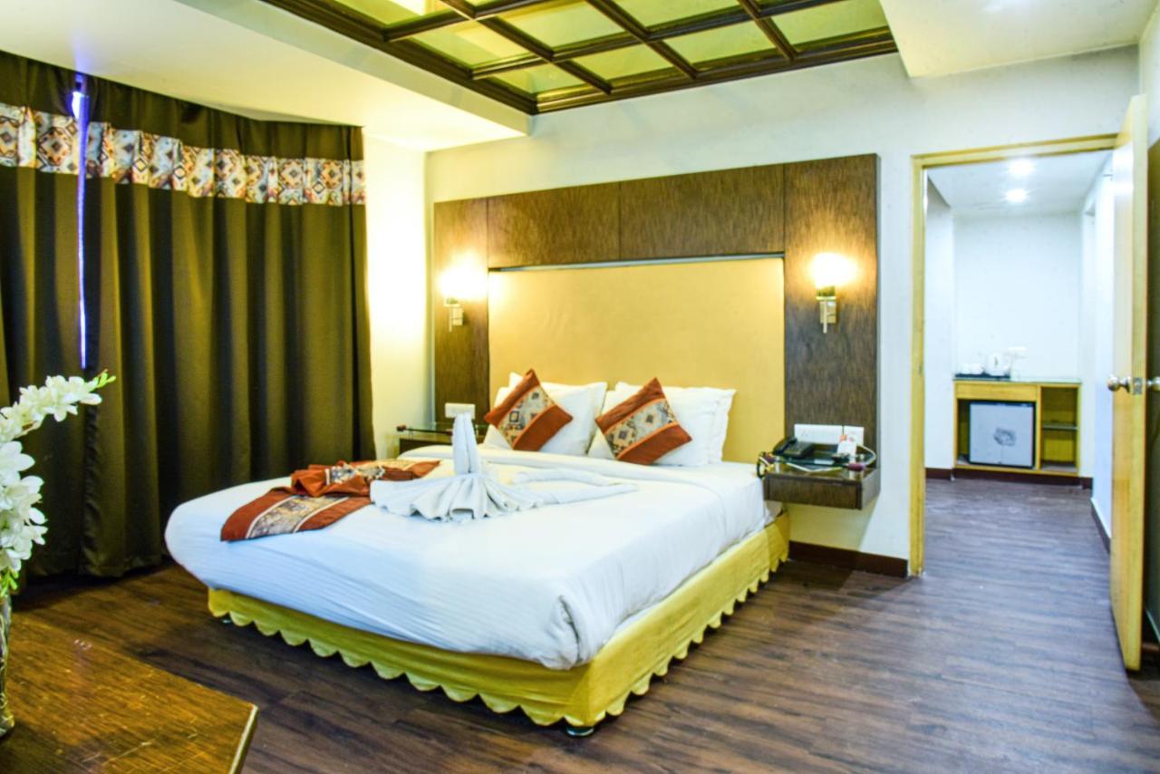 Quality Inn Residency Hyderabad Exterior photo