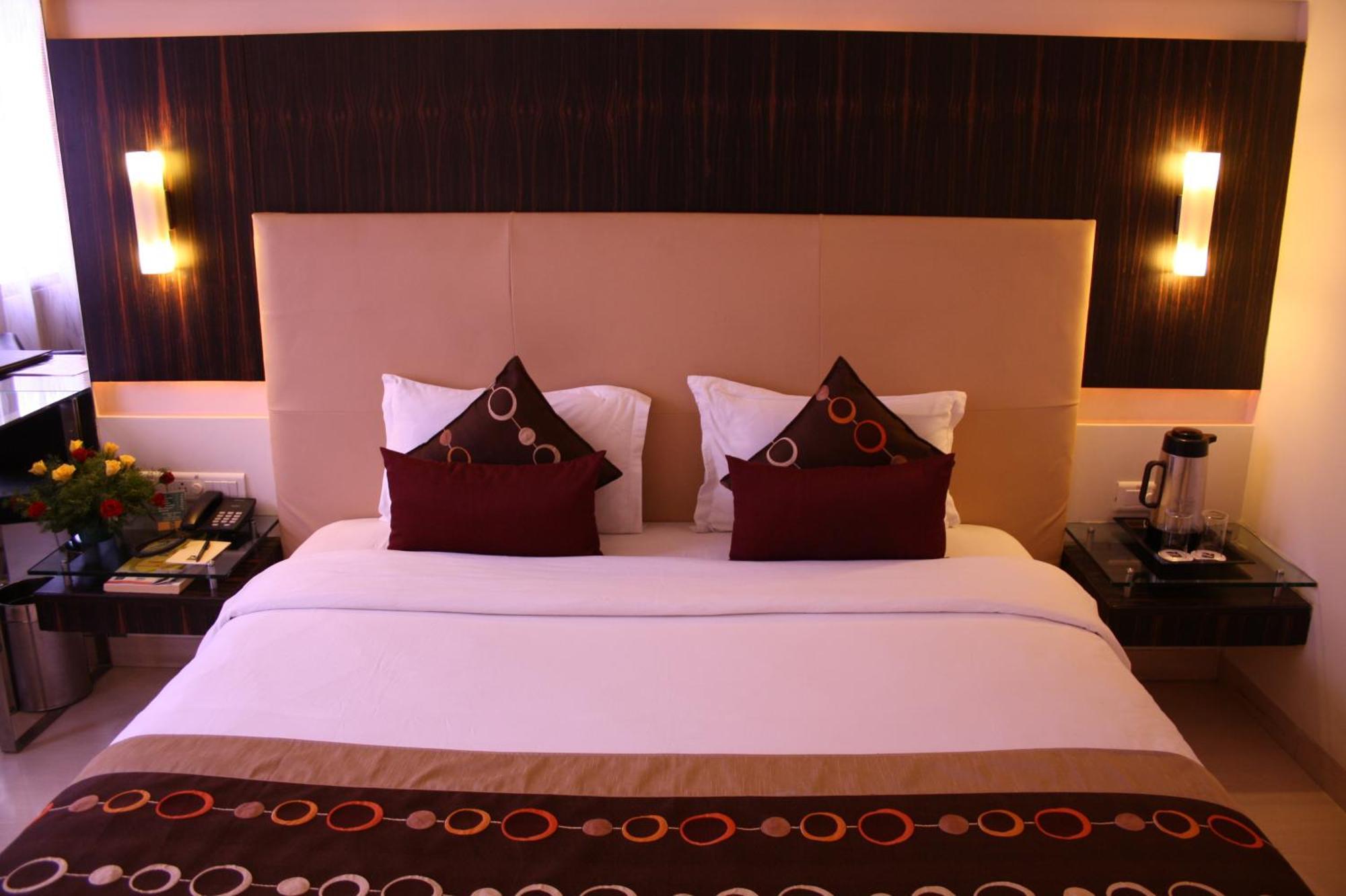 Quality Inn Residency Hyderabad Exterior photo