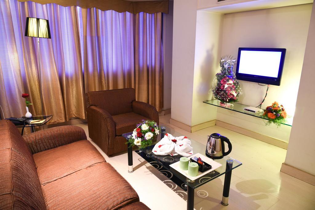Quality Inn Residency Hyderabad Exterior photo