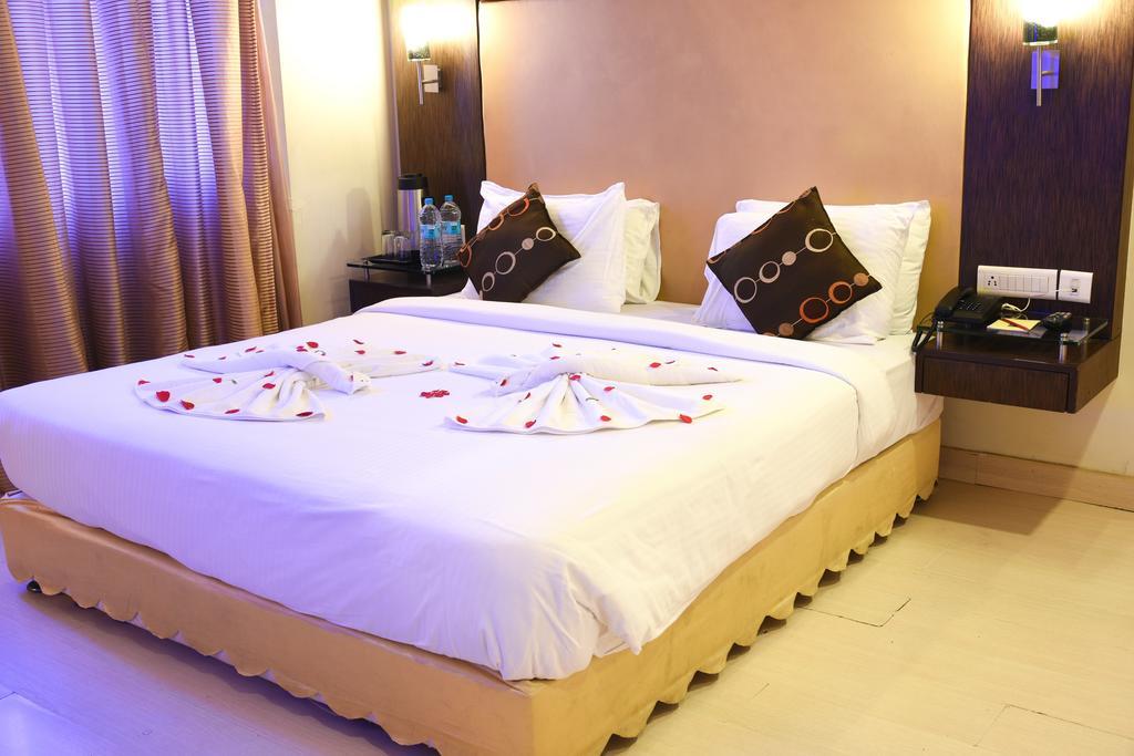 Quality Inn Residency Hyderabad Exterior photo