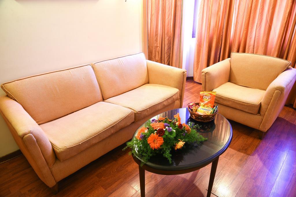 Quality Inn Residency Hyderabad Exterior photo