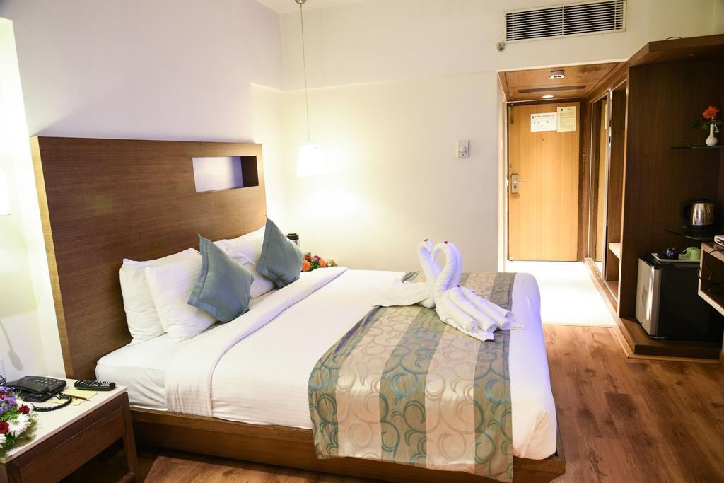 Quality Inn Residency Hyderabad Exterior photo