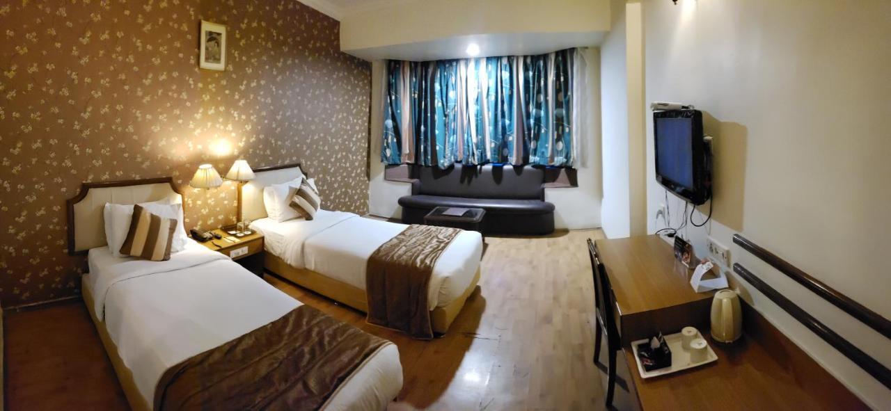 Quality Inn Residency Hyderabad Exterior photo