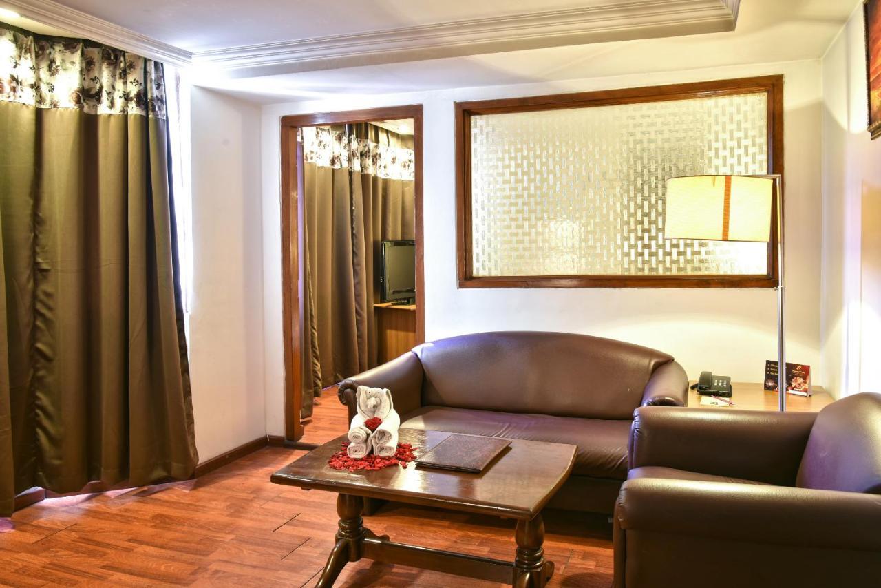 Quality Inn Residency Hyderabad Exterior photo