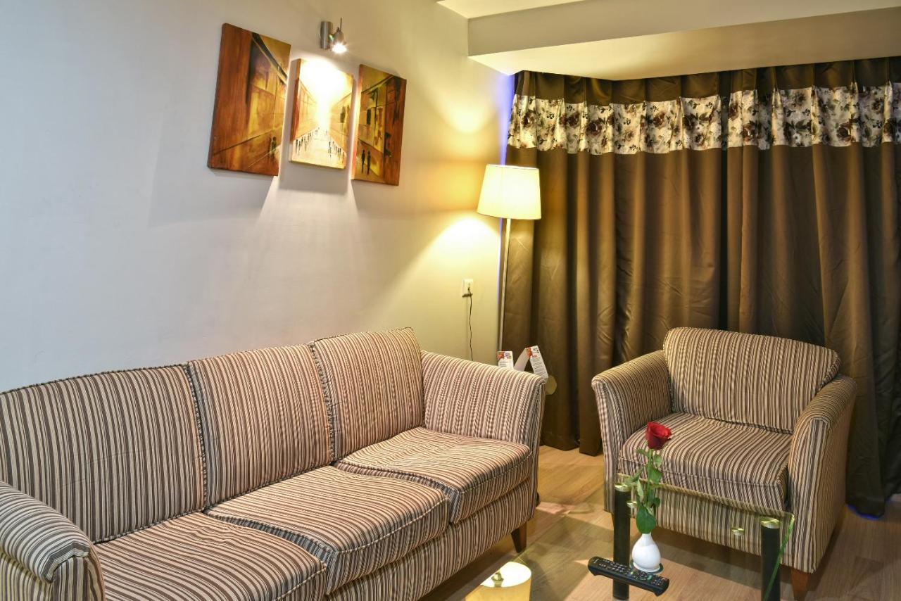 Quality Inn Residency Hyderabad Exterior photo