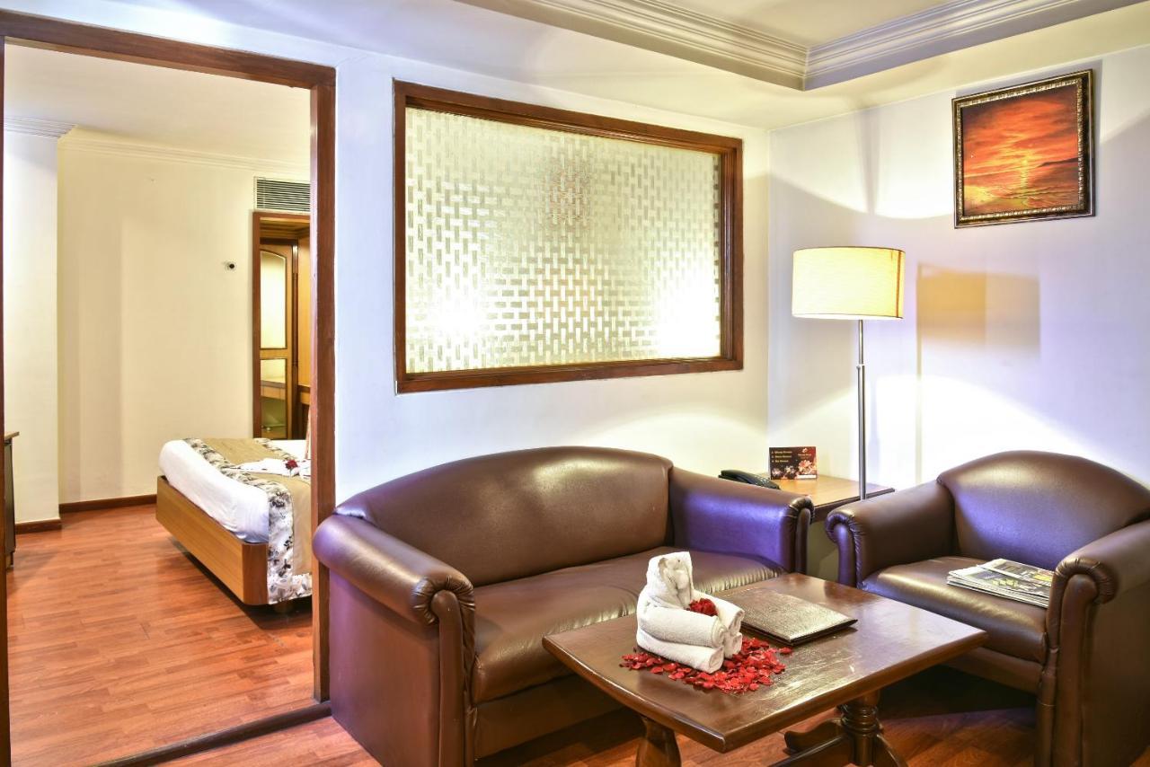 Quality Inn Residency Hyderabad Exterior photo