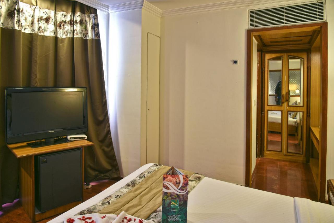 Quality Inn Residency Hyderabad Exterior photo