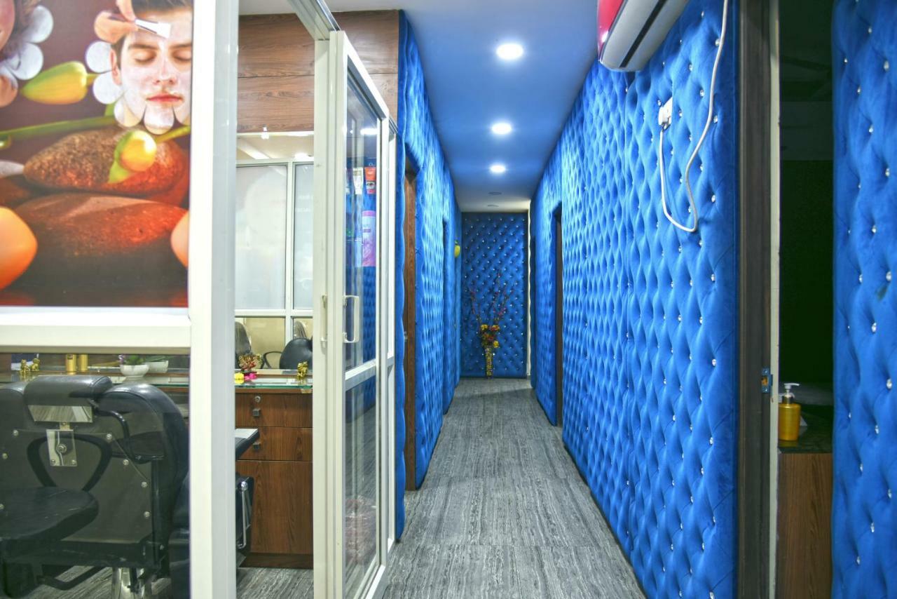 Quality Inn Residency Hyderabad Exterior photo